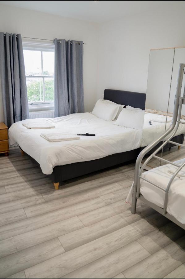Entire New Flat With View To River Yare, H7 Apartment เกรทยาร์มัธ ภายนอก รูปภาพ